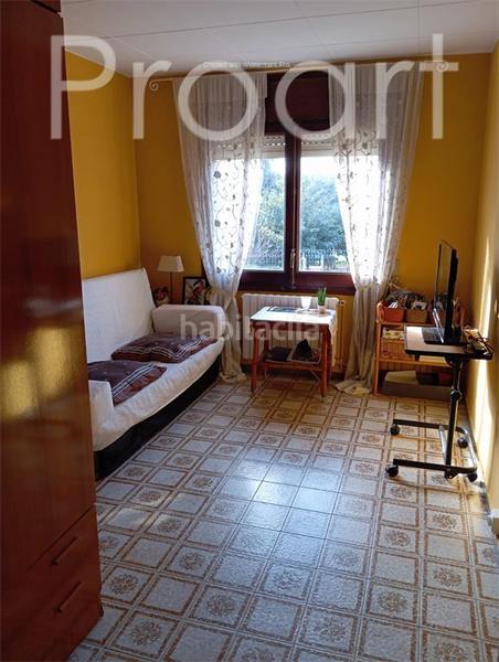 Foto aeb19781-f57f-4463-9749-a150f140deda. Casa adosada  de dos plantas en parcela totalmente plana con jardin y garaje en Riells i Viabrea