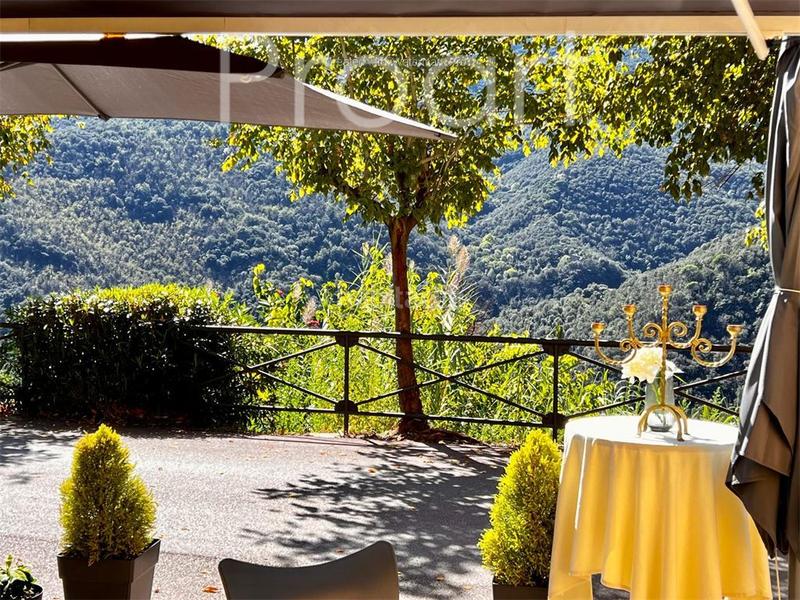 Foto 3776aec7-6846-4b28-9b67-c9d37566cd70. Local commercial dans Montseny