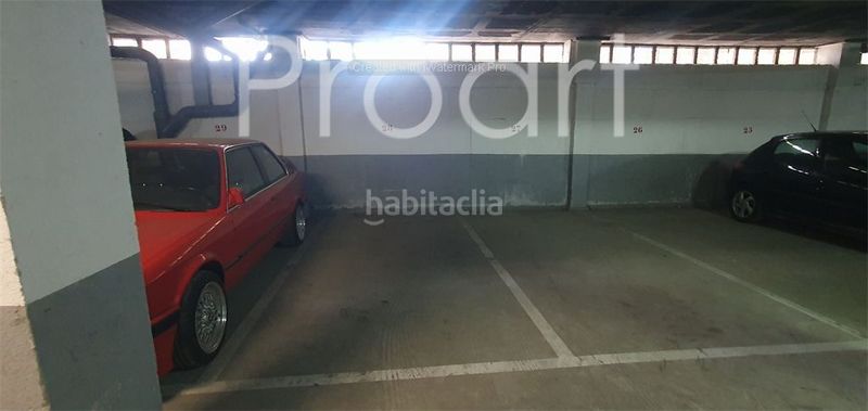 Foto 3241a828-b4fd-4c1f-bc8a-759a38767d58. Aparcament cotxe a Sant Celoni