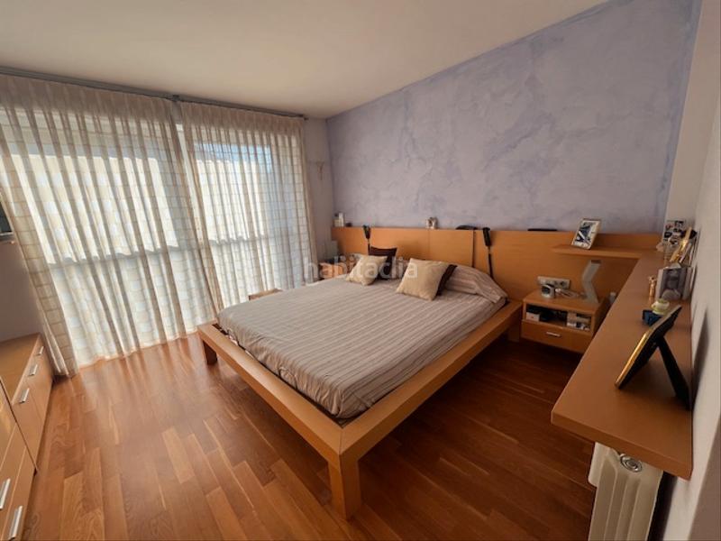 Foto f0bf4a89-6806-44b8-85f3-0aa79a67d423. Casa preciosa casa con ascensor en zona centro en Sabadell