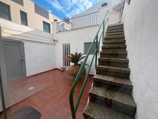 Affitto Piano terra in Creu Alta. Pis de planta baixa amb pati