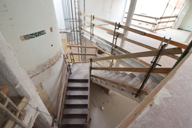 Foto 0317162d-b546-4f60-9819-9192aefb1681. Lloguer local comercial a passeig de la plaça major 57 a Sabadell