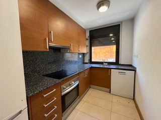 Appartement à Carrer de frederic soler 141. Zona gràcia.  todo exter., 3 habit, 2 baños. pk incluido