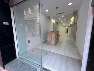Lloguer Local Comercial a Centre. Local comercial en pleno centro. zona peatonal.