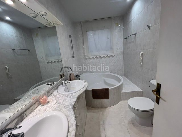 Foto 5a4b347d-8aba-4ff7-9f93-9c35b8cbd703. Casa amb calefacció a Centre Sabadell