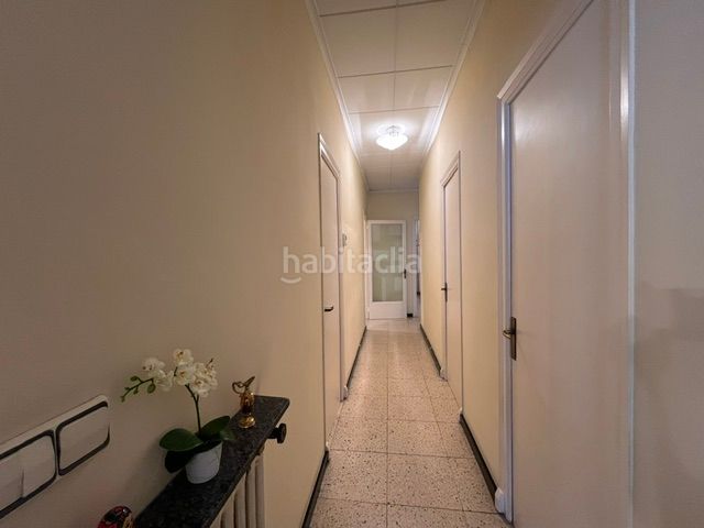 Foto c3d28670-1c80-4718-9e24-f7adb85709a2. Casa amb calefacció a Centre Sabadell