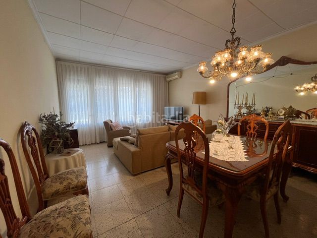 Foto ca59742a-18a7-484d-8856-0050de4570be. Casa amb calefacció a Centre Sabadell