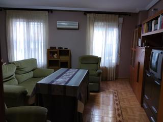 Pis  Calle arroyo. Piso en ciudad dormitorio-jamilena, se queda equipado.
