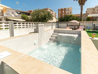 Xalet  Calle ermita la. Acogedor chalet a 50 metros del mediterrneo