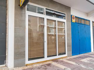 Local Comercial  Avenida neptuno. Local en playa