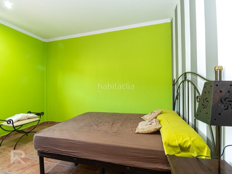 Foto 7525cb28-b1f2-4f3f-8a18-a6cc4d2fc644. Xalet amb aparcament a Terrateig