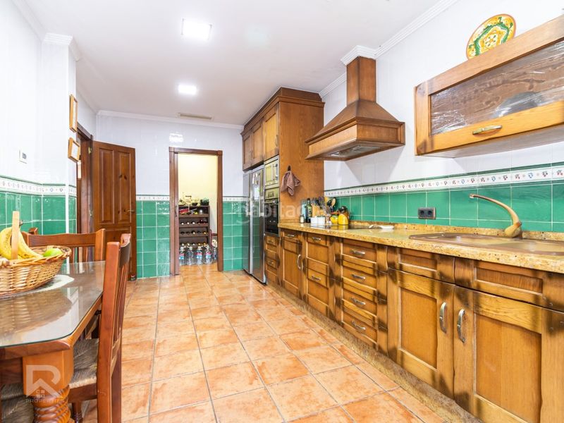 Foto f2a2b6b0-23e6-44f0-9900-dfba6e38a03a. Xalet amb aparcament a Terrateig