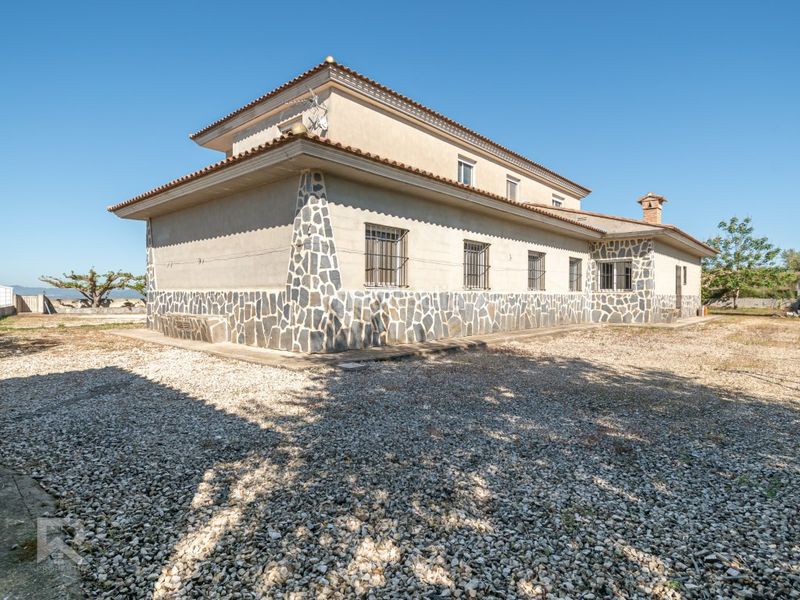 Foto 1041b6d4-86e5-4ce6-9c65-71725a6546e6. Chalet excepcional chalet con encanto en Llutxent