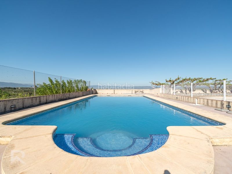 Foto 7931c4c8-acb0-4010-ab4f-7f01d1ab0f51. Chalet excepcional chalet con encanto en Llutxent