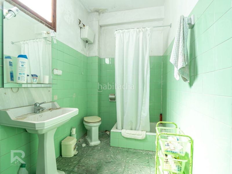 Foto bd3ae3fe-d48f-49f0-92b8-49121d2fe7b8. Casa amb aparcament a Bellreguard