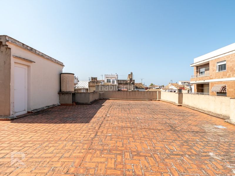 Foto e77fe371-cdbd-4ca1-9640-4f08997cfb93. Casa amb aparcament a Bellreguard