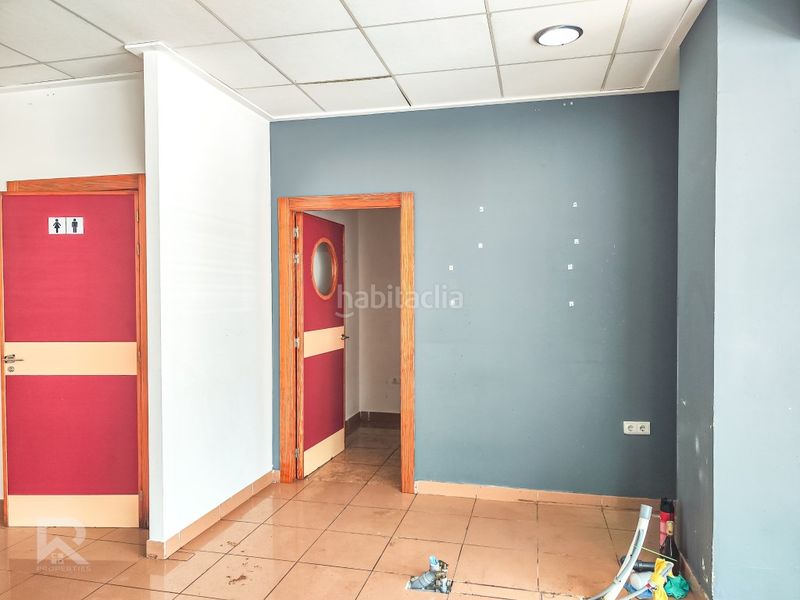 Foto 490a503c-aea3-4a42-8a32-7fb74e525822. Planta baja local comercial con vivienda y almacén en Gandia