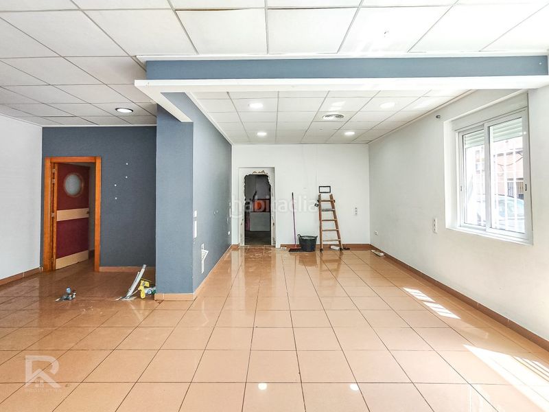 Foto d435ed31-116a-4961-87a9-47c185de0225. Planta baja local comercial con vivienda y almacén en Gandia