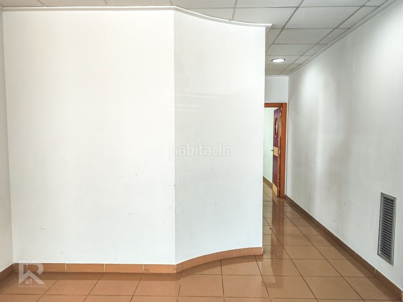 Foto ee52d614-13f9-4d4e-a7c1-05ba06ca2c25. Planta baja local comercial con vivienda y almacén en Gandia