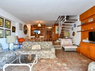 Apartament a Paseo maritim neptu 95. Apartamento dúplex en primera línea de playa