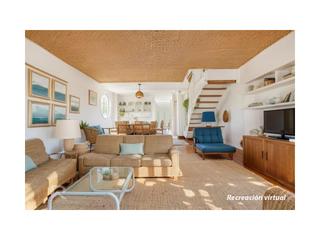 Apartament en Paseo maritim neptu 95. Apartamento dplex en primera lnea de playa