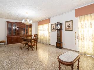 Etagenwohnung  N/a. Piso luminoso en perfecto estado