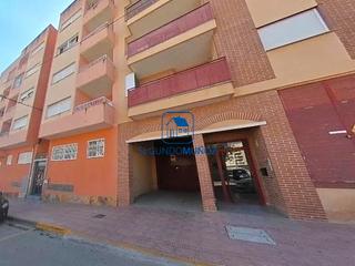 Flat in Calle calatrava 12. Piso en avenida de la constitución