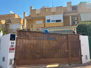 Chalet in Calle mina no te escaparás 60. Magnífico dúplex o casa adosada en el alcolar