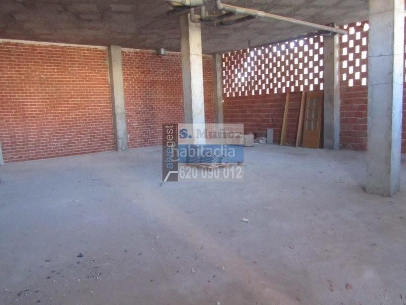 Foto f02f3426-ab77-48a3-8d49-5d0e5e0b3f59. Casa locales comerciales en Totana