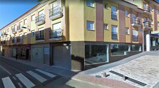 Geschäftsraum in Calle ana moreno 2. Local junto a ayuntamiento