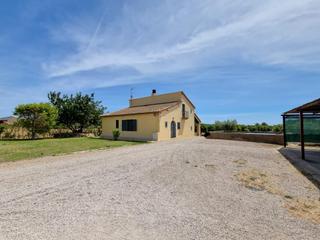Country house in Calle cami de les planes. Vivir en plena naturaleza  en una finca impresionante