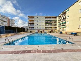 Planta baixa a Coma-ruga Platja. Espectacular planta baja de 4 habitaciones, dos plazas de parkin