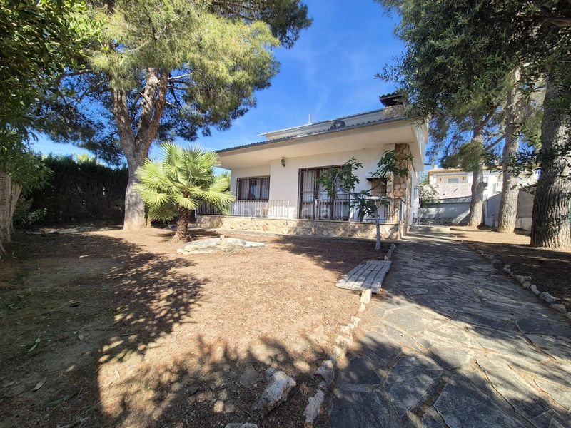 Foto babb689c-8ff5-44ec-a366-bc2d64b65904. Casa amb aparcament a Els Masos - Els Garrofers Coma-ruga