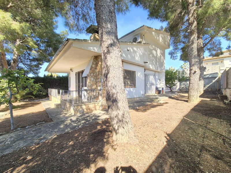 Foto c231f8ee-6e16-48f5-8d4d-878a4bcc4a7a. Casa amb aparcament a Els Masos - Els Garrofers Coma-ruga