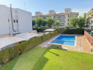 Pis a Coma-ruga Platja. Piso de 1 habitacion, parking, trastero y piscina comunitaria