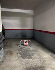 Car parking in Carrer d'Orient 44