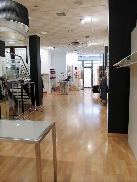 Foto 4c6822c4-63f7-455f-955d-a4d843b88769. Local comercial a Valdepeñas