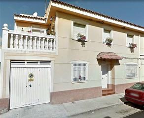 Maison à Valdepeñas. Adosado zona salida del peral de 3 dormitorios con cochera