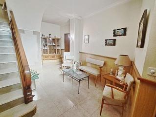 Maison à Valdepeñas. Casa con 2 plantas zona estudiantes