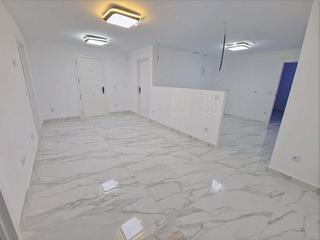 Appartamento in Valdepeñas. Piso de 3 dormitorios en avda estudiantes