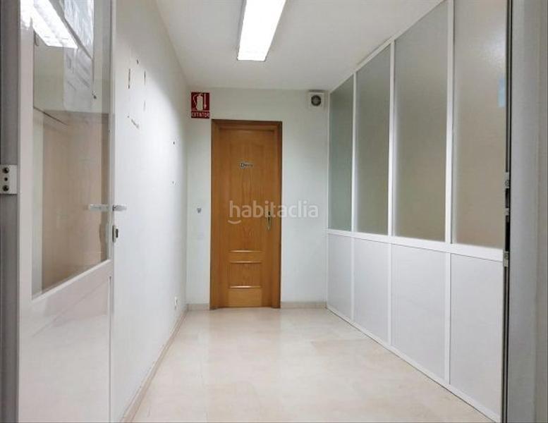 Foto a38b3b29-ee1d-493a-8861-e46b1f2cf423. Location bureau dans Valdepeñas