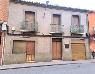 Maison à Valdepeñas. Casa para tirar en calle seis de junio