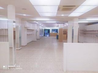 Lloguer Local Comercial a Valdepeñas. Local comercial de 300 m2 en el centro