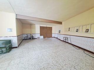 Casa a Valdepeñas. Casa en 2 plantas con navecochera