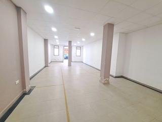 Location Local commercial à Valdepeñas. Local en alquiler, junto a calle seis de junio