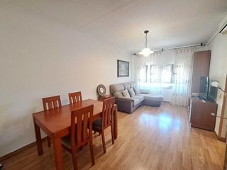 Location Appartement à Valdepeñas. Piso de 3 dormitorios, con ascensor, totalmente reformado