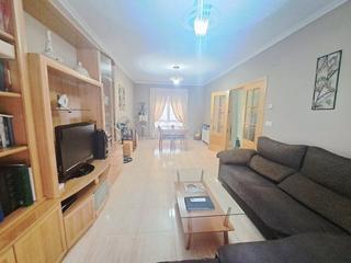 Maison à Valdepeñas. Magnifico adosado en venta, con 4 dormitorios