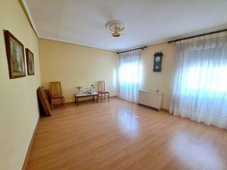 Haus in Valdepeñas. Amplia casa en venta, con 2 viviendas y gran patio, en calle sei