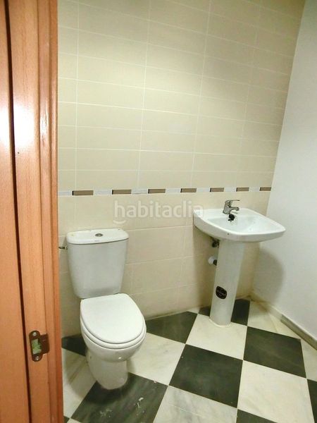 Foto 459fe4bf-d901-4ade-85ee-f5df8f8aad09. Local comercial a Valdepeñas