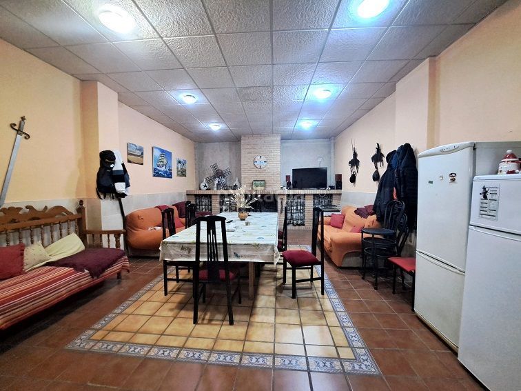 Foto 6f9e2034-c220-4978-8241-57c78058a224. Casa amb calefacció aparcament a Valdepeñas